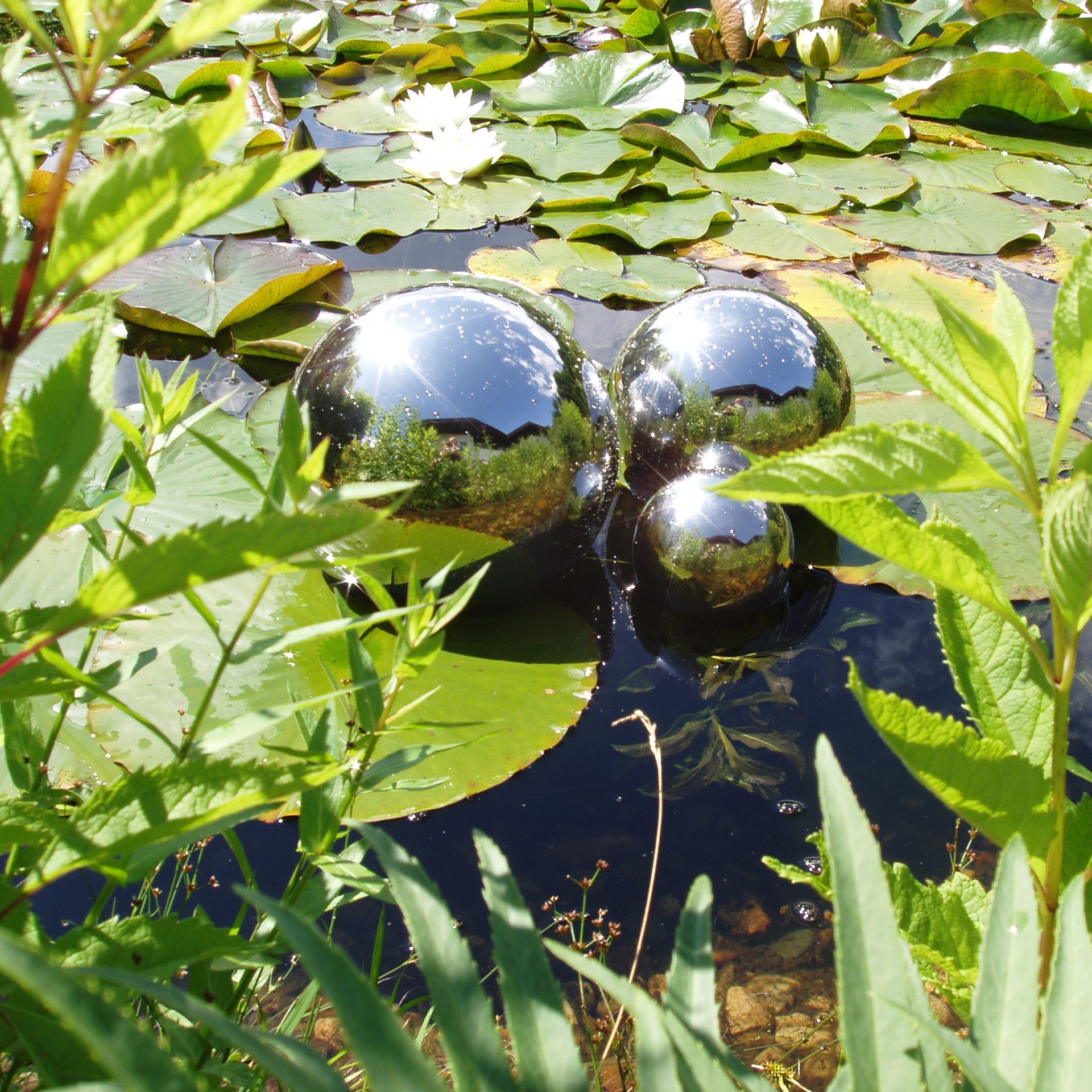 Darstellung von Edelstahlkugel silber d= 46 cm